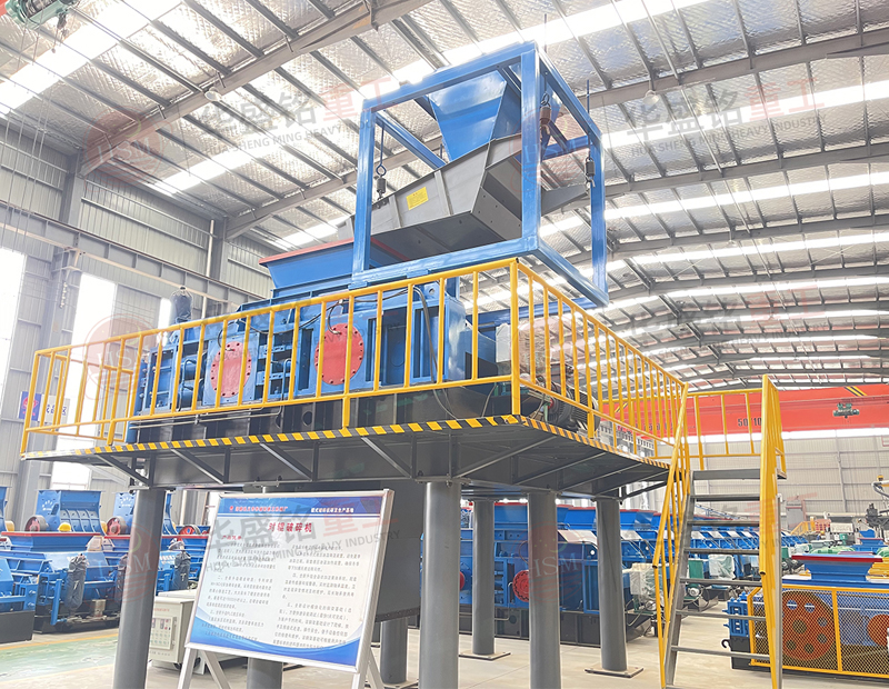 時產(chǎn)300噸雙輥制砂機(jī)怎么樣？石灰石制砂用什么設(shè)備？