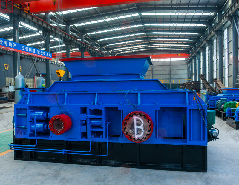 砂石廠需要什么設備，出料1-3mm對輥破碎機廠家